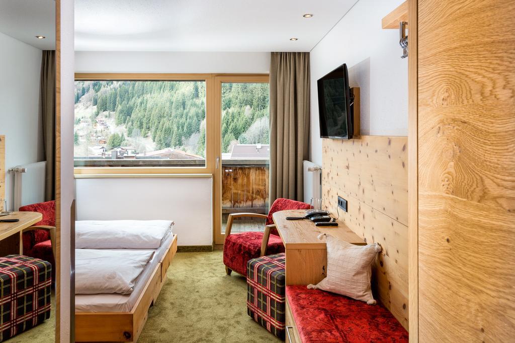 Hotel Garni Ernst Falch Sankt Anton am Arlberg Luaran gambar